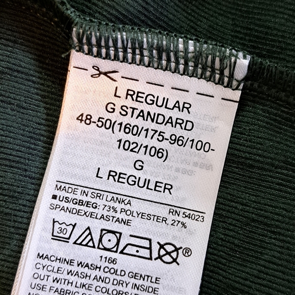 SALE. Gap cheetah sports top w/bra - Picture 10 of 10